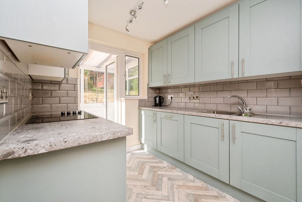 Property photo 3 of 14 Pbox-Img.Jpg