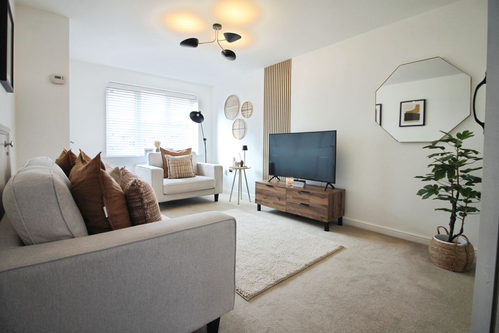 Property photo 2 of 18 Living Room