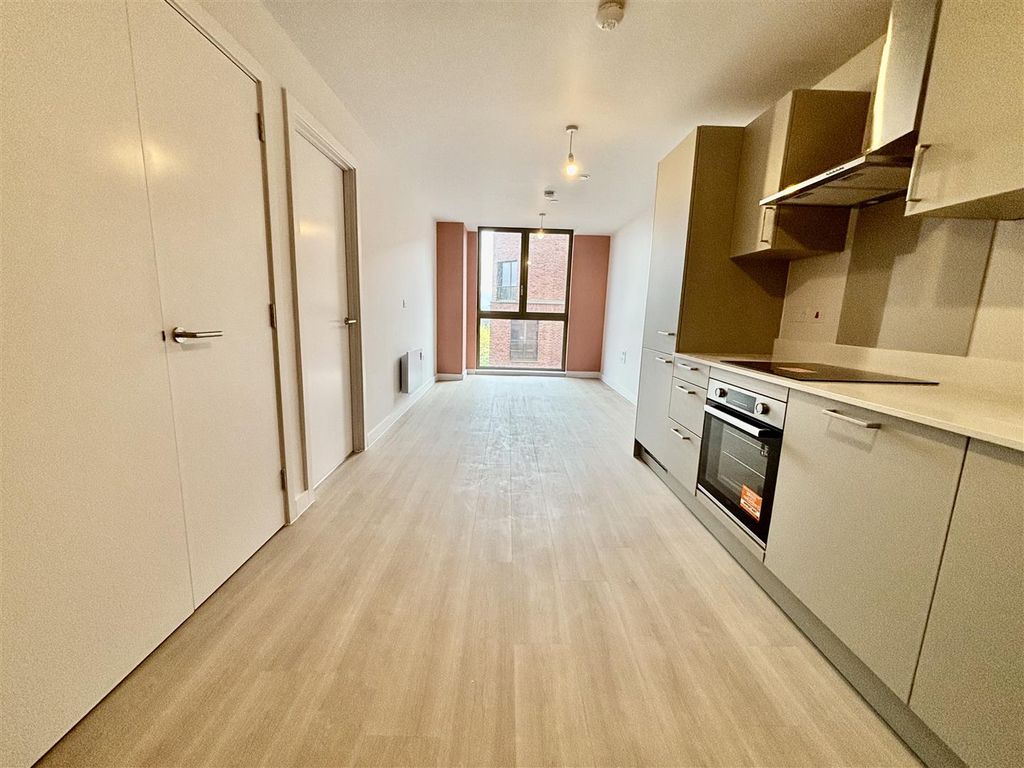 Property photo 1 of 12 Kitchen Pic 3.Jpeg