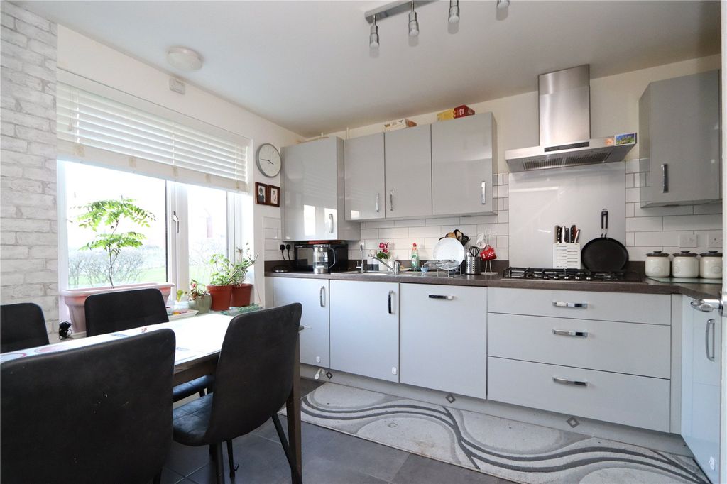 Property photo 2 of 16 Picture No. 04