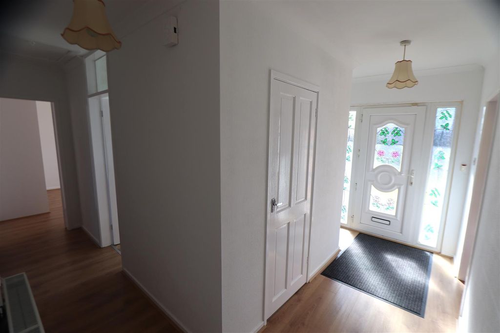 Property photo 2 of 13 Hallway.Jpg