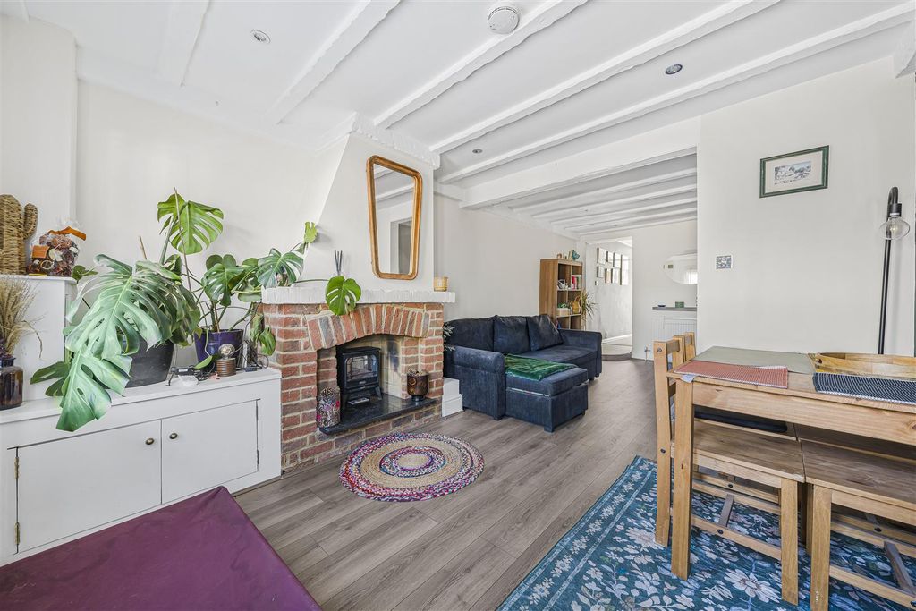 Property photo 2 of 13 4 Inkerman Rd, Eton Wick, Windsor10.Jpg
