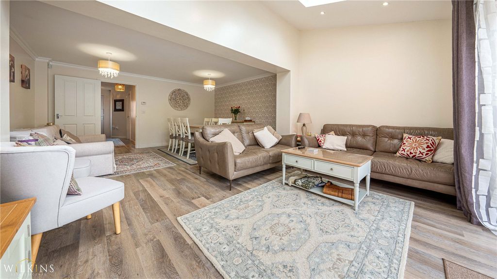 Property photo 2 of 33 Picture No. 23