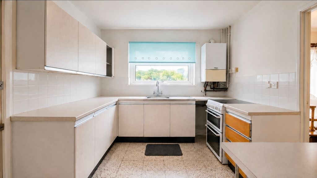 Property photo 1 of 8 Kitchen