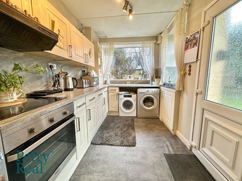 Property photo 2 of 13 B14Df5C4-0Bab-48Ea-B964-A0E129De667E.Jpeg