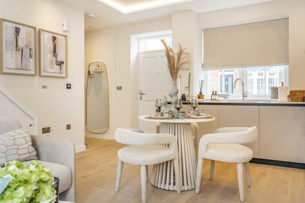 Property photo 3 of 5