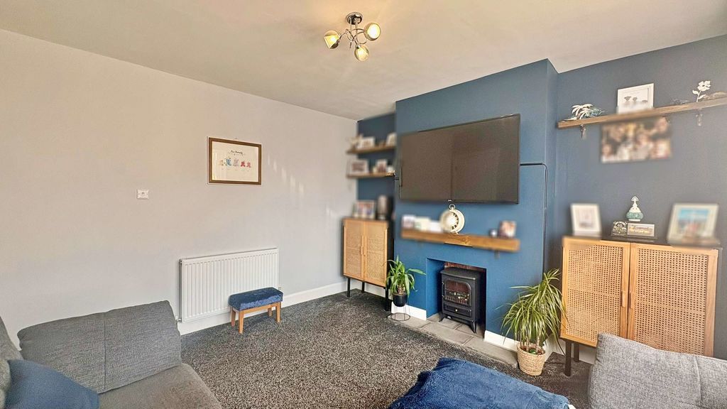 Property photo 2 of 17 Photo 8