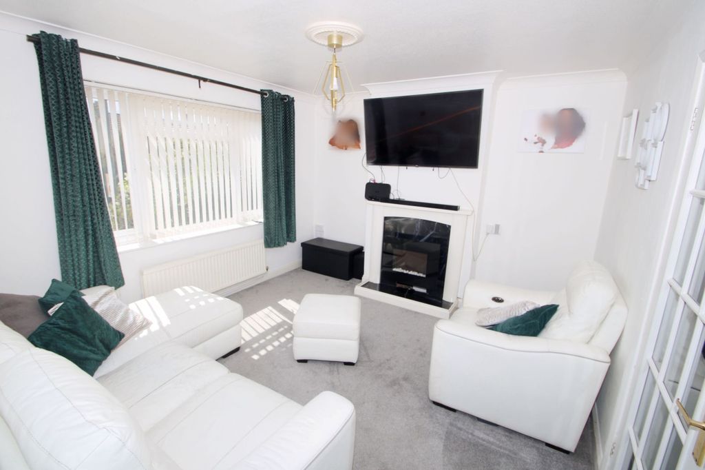 Property photo 2 of 13 Photo 1