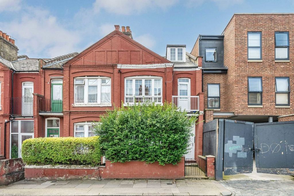 Property photo 1 of 7