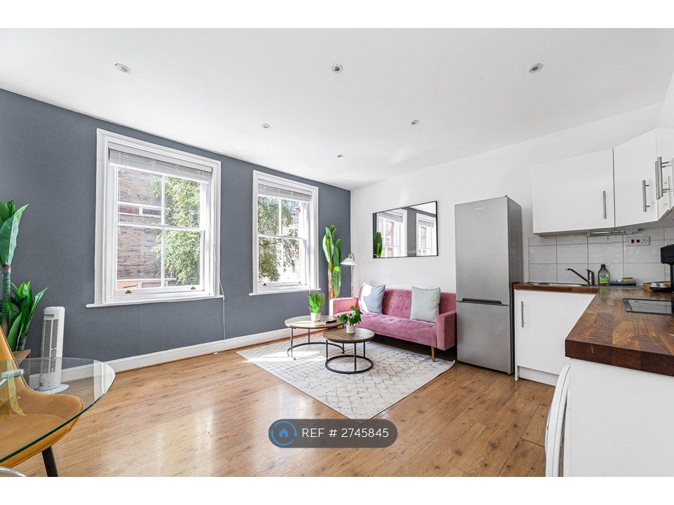 Property photo 1 of 8 Lounge