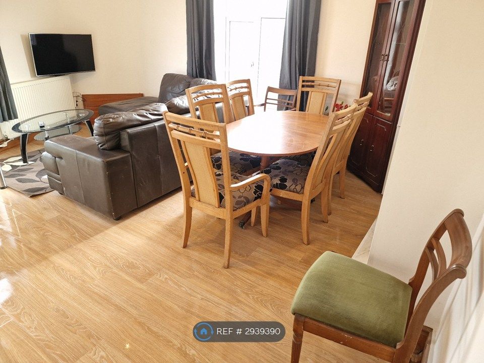 Property photo 3 of 16 Living/Dining/Kitchen
