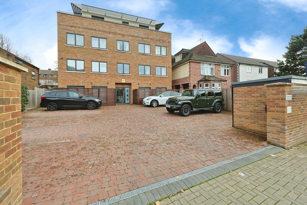 Property photo 2 of 20