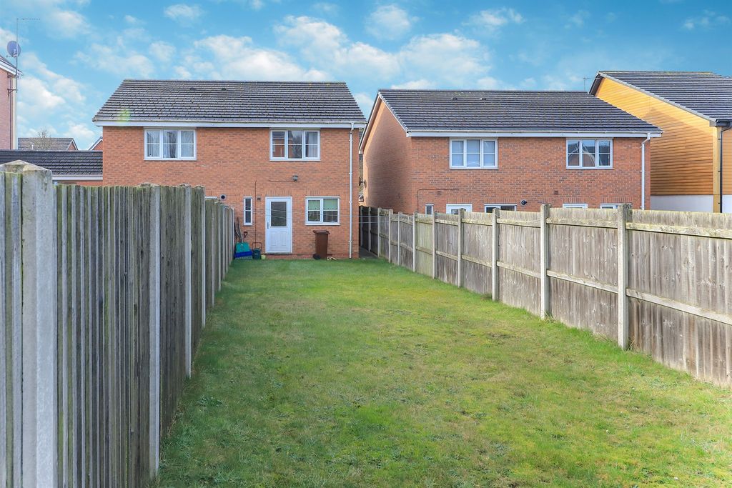 Property photo 2 of 14