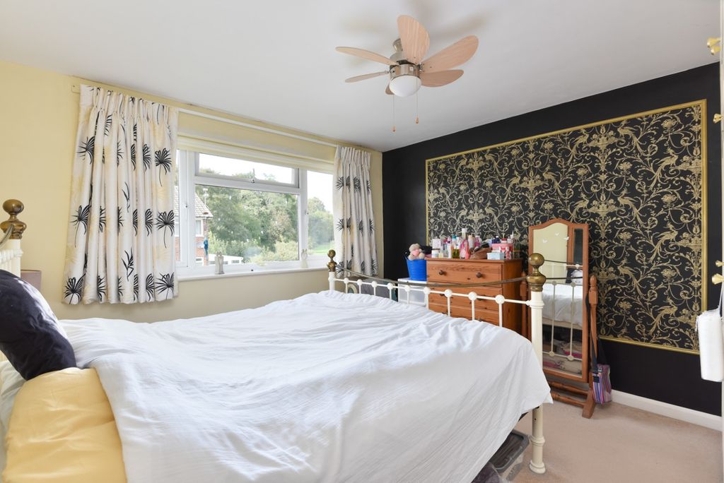 Property photo 2 of 15 4395659