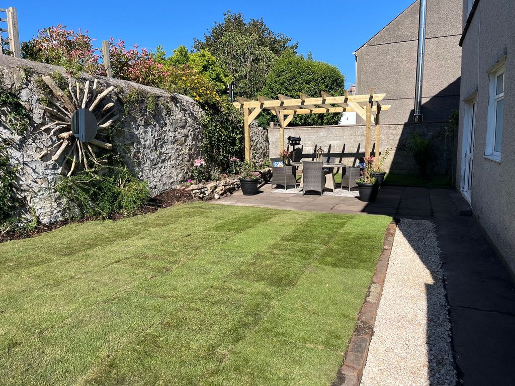 Property photo 2 of 15
