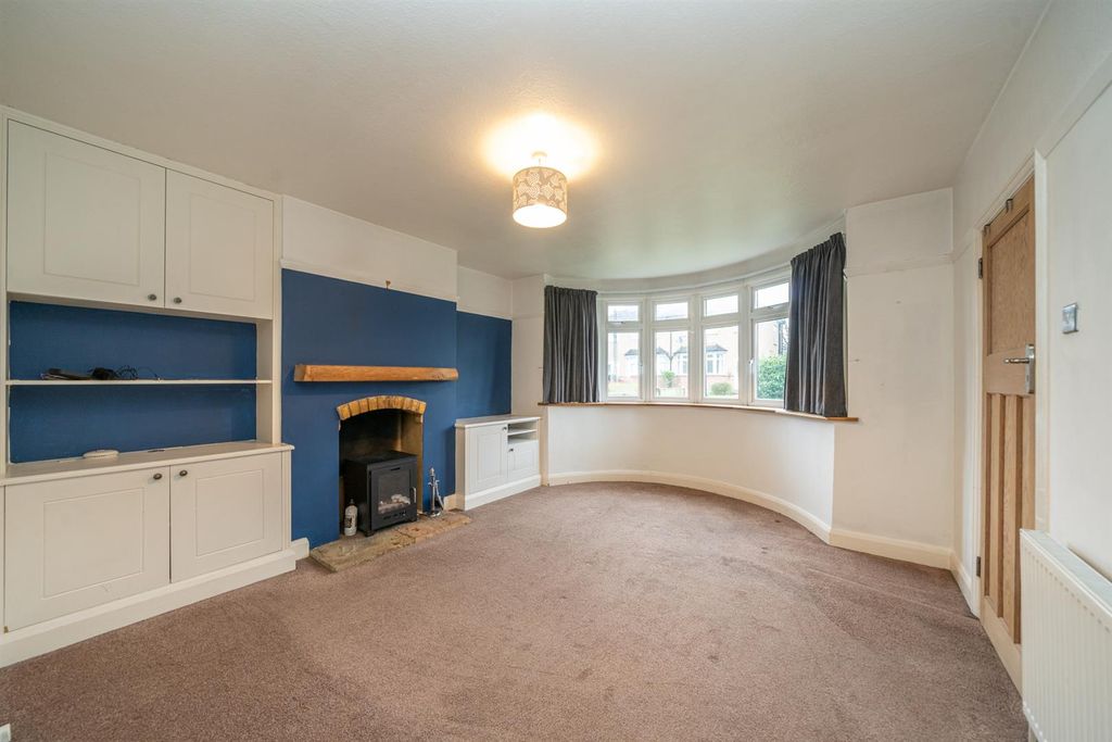 Property photo 2 of 9 27-Malvern-Way-7456.Jpg