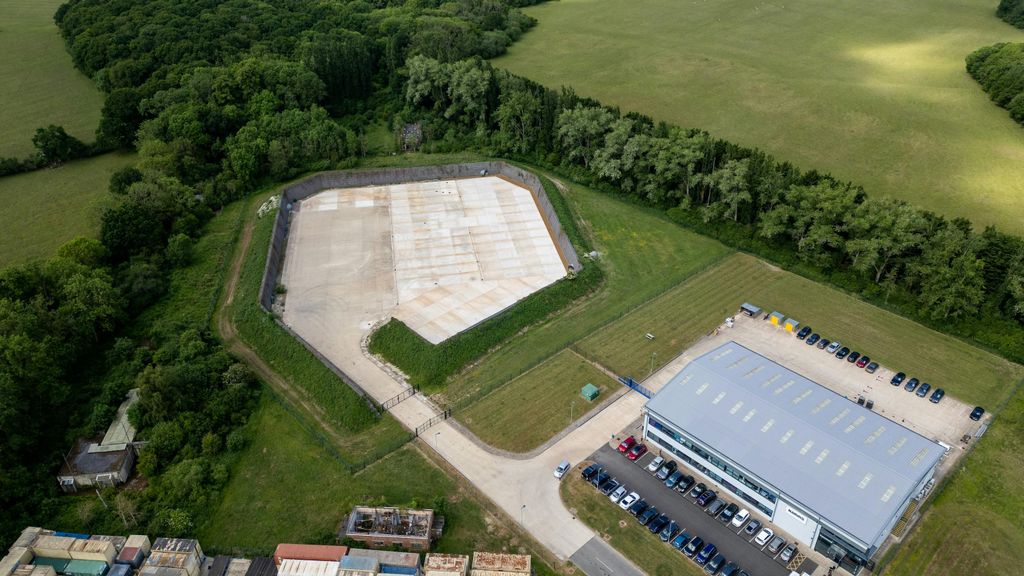 Property photo 3 of 6 3 Bund 6035.Jpg