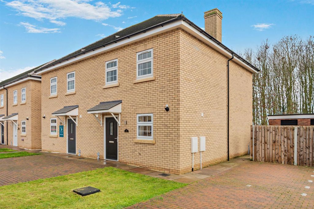 Property photo 1 of 14 8669341-Exterior01-800.Jpg