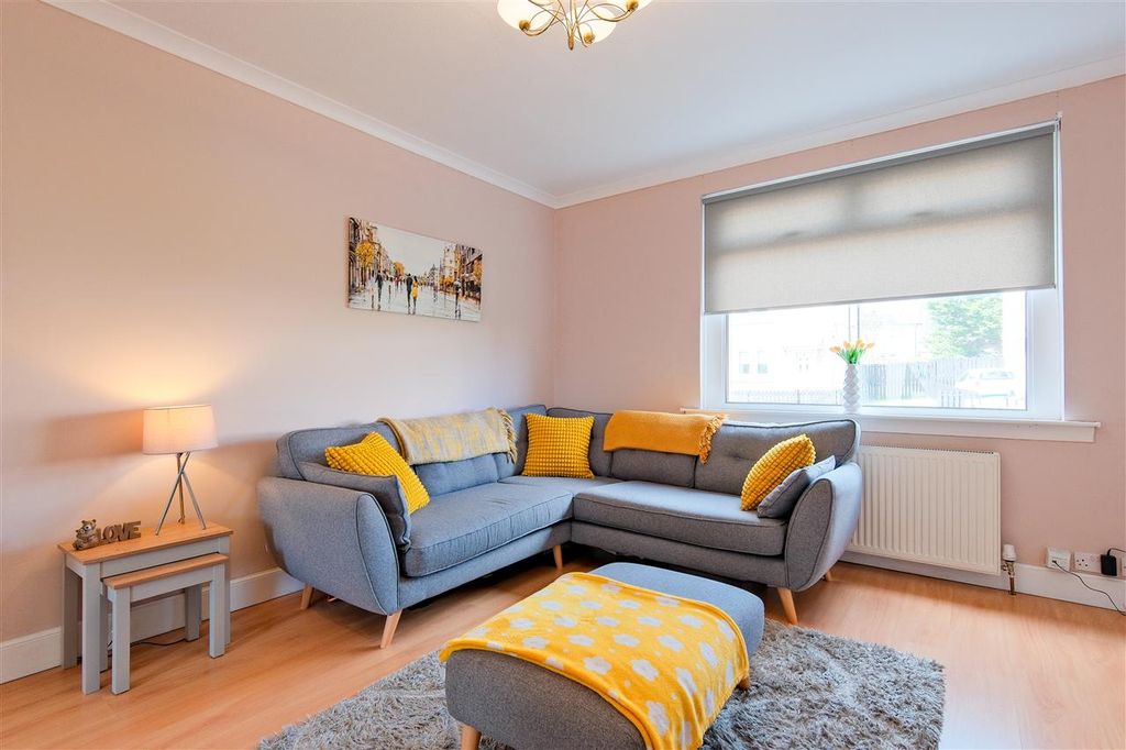 Property photo 2 of 22 Lounge