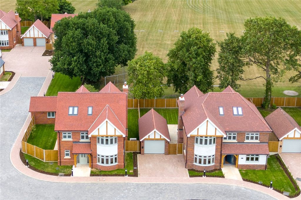 Property photo 3 of 25 Picture No. 02