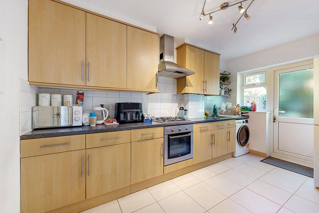 Property photo 2 of 12 Picture No. 18