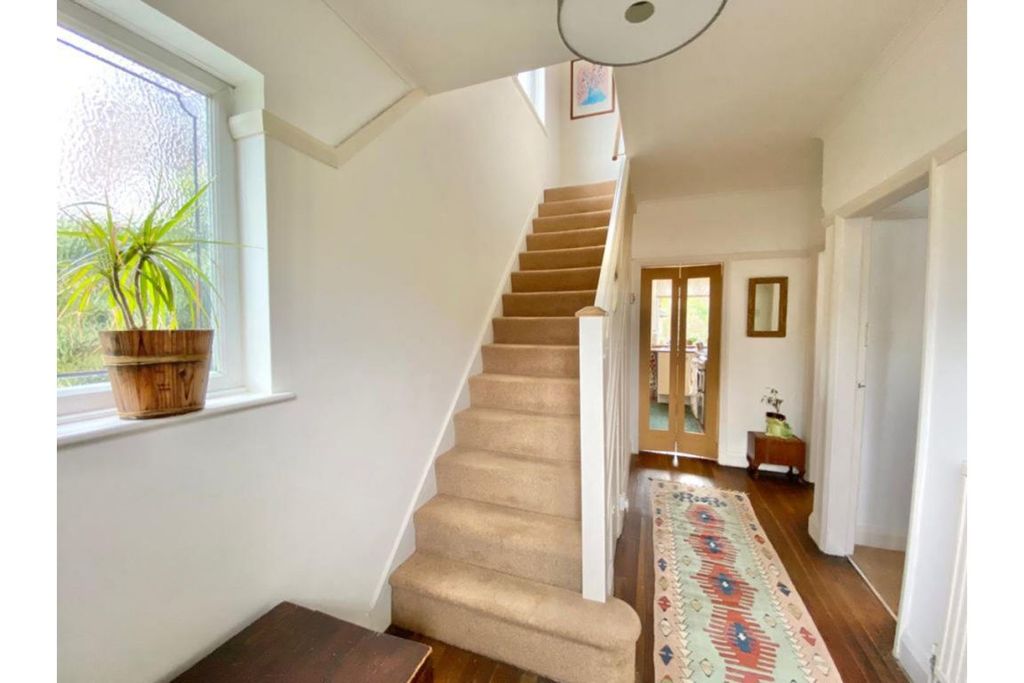 Property photo 3 of 17 Hallway