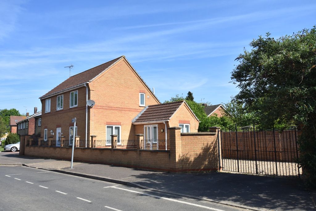 Property photo 2 of 19