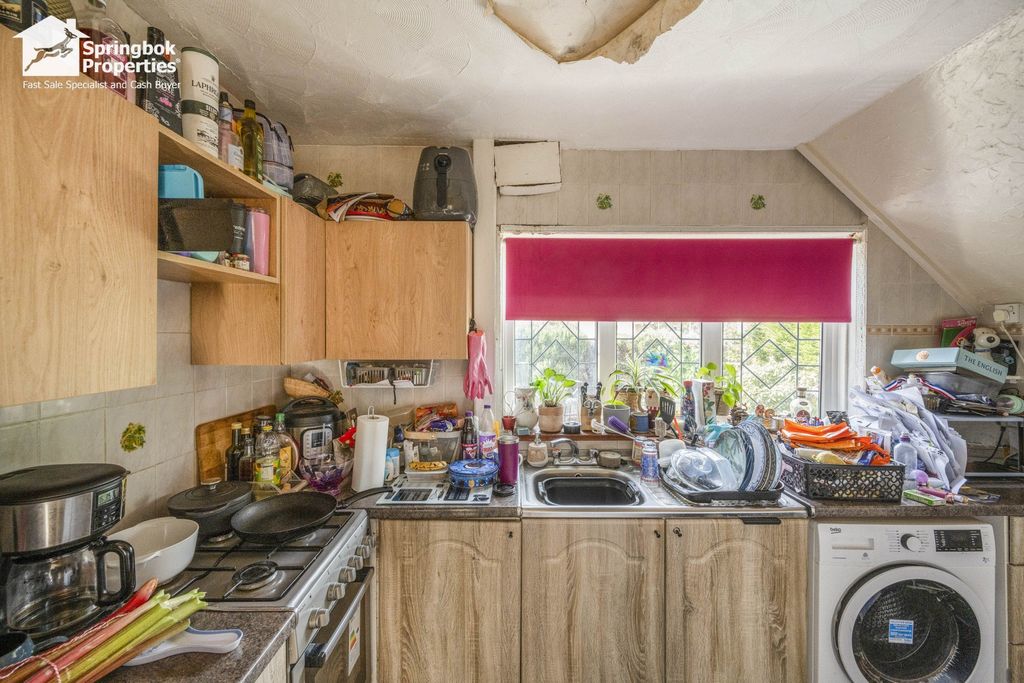 Property photo 3 of 16 Image 2