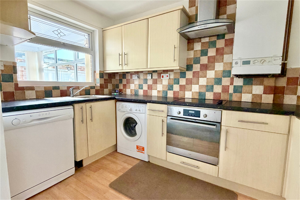 Property photo 2 of 27 Kitchen