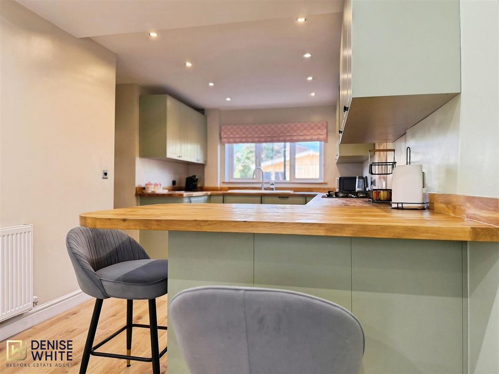 Property photo 3 of 29 Kitchen Diner