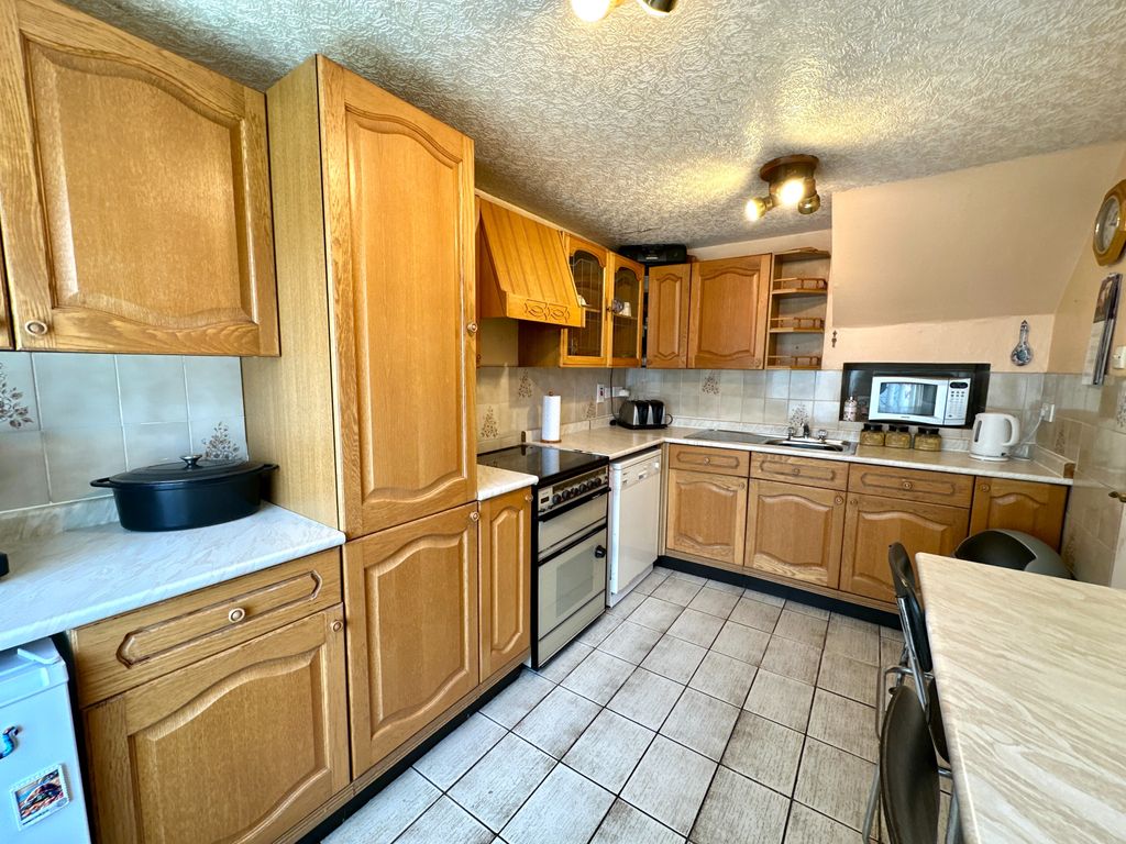 Property photo 3 of 24