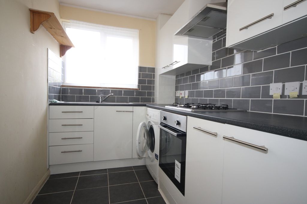 Property photo 2 of 5 Kitchen
