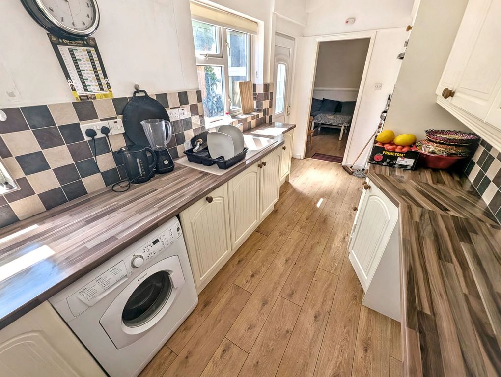 Property photo 3 of 15 Glapton701737220250525135701_Pxl_20250525_114427382_Gverw.Jpg