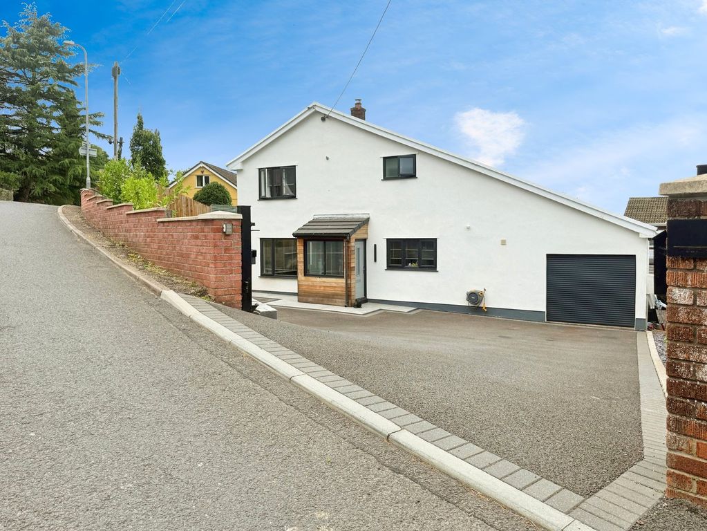 Property photo 1 of 25