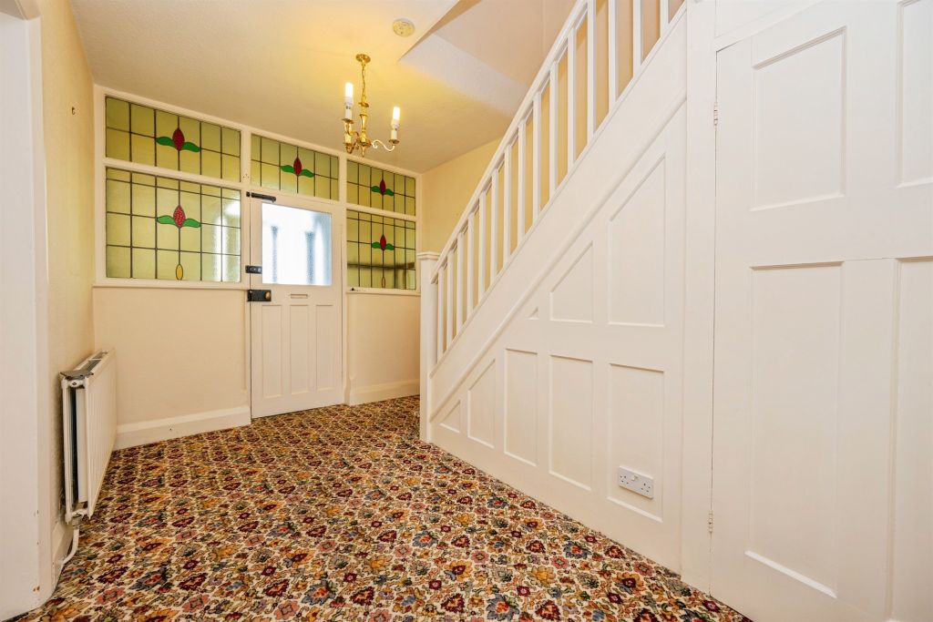 Property photo 2 of 16 Hallway