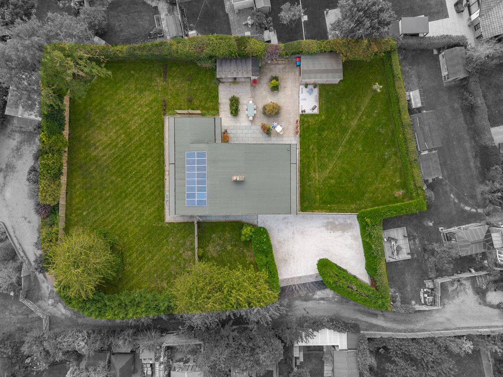 Property photo 2 of 34