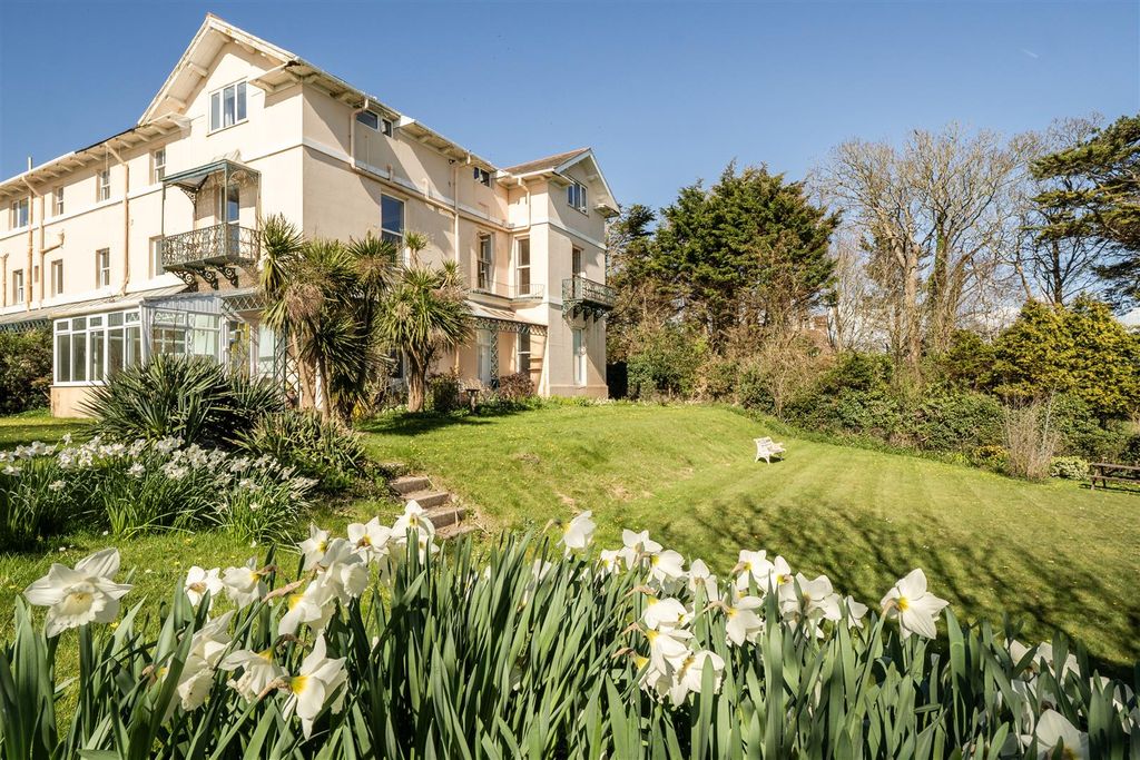 Property photo 1 of 14 Exterior Shot