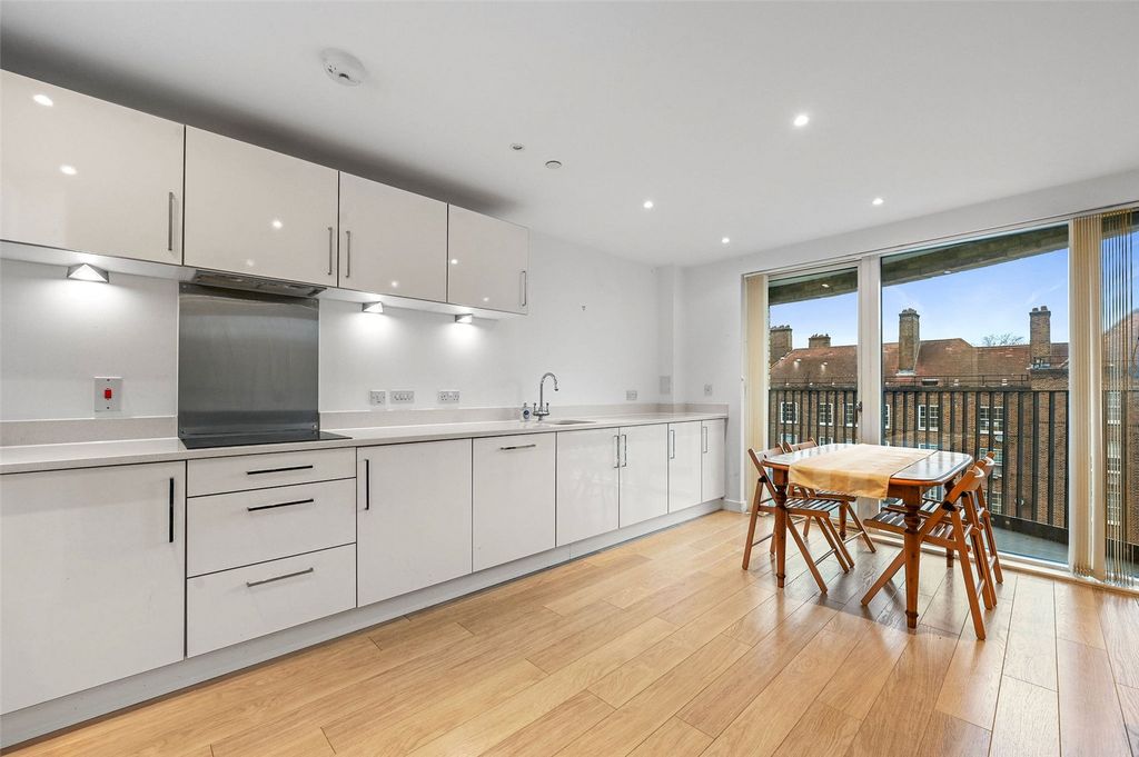 Property photo 3 of 8 Atkins Square E8