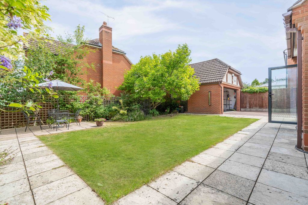 Property photo 2 of 30