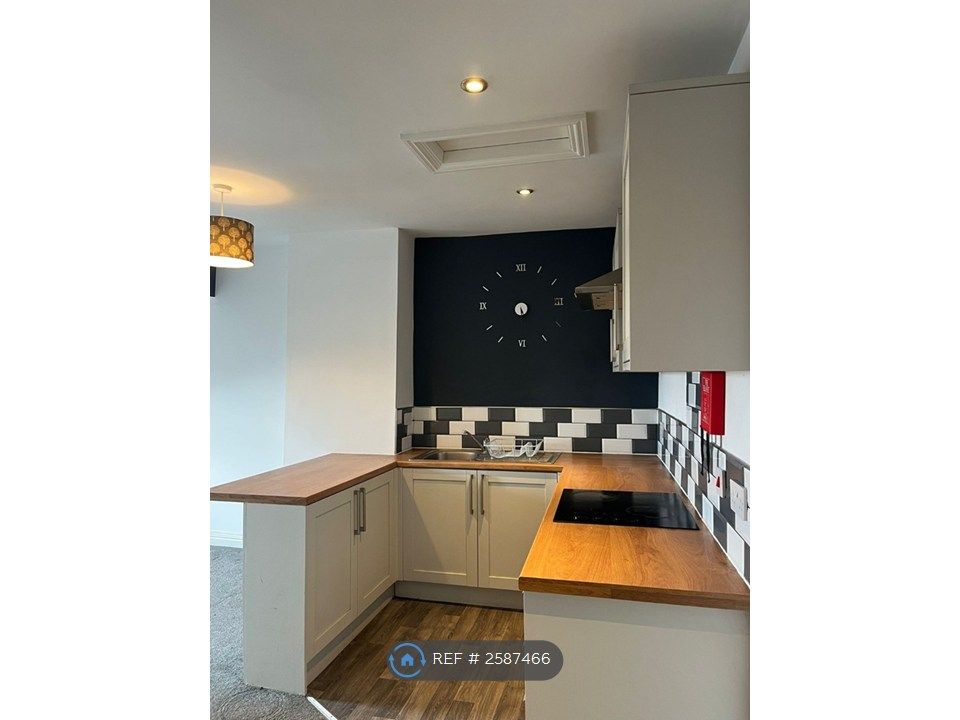 Property photo 2 of 7 Kitchen