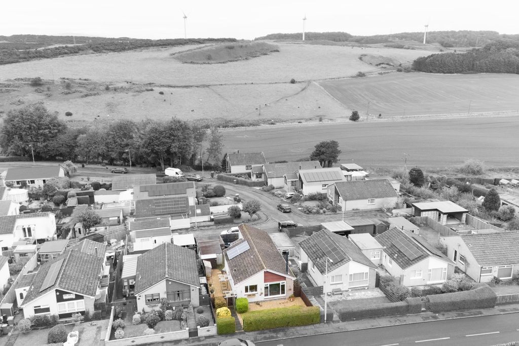 Property photo 2 of 30