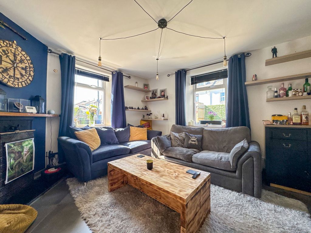 Property photo 2 of 13