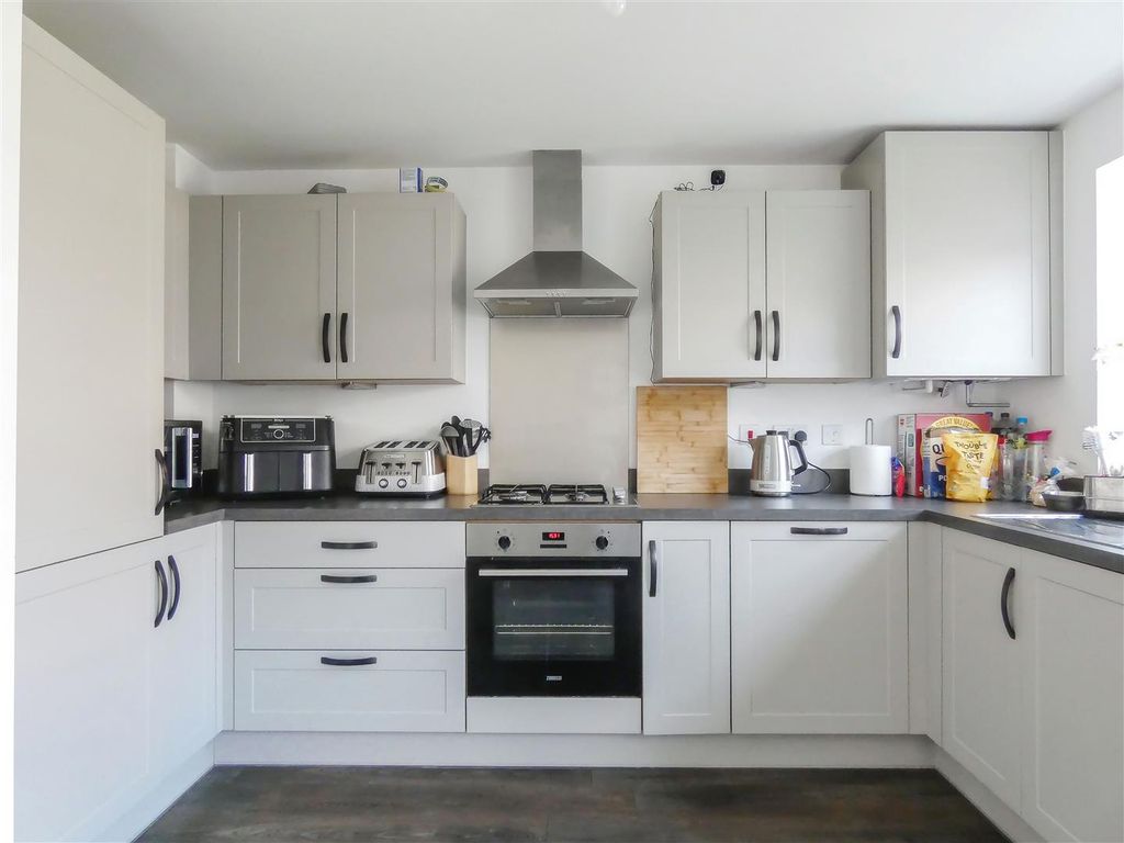 Property photo 3 of 13 Kitchen/Dining Room