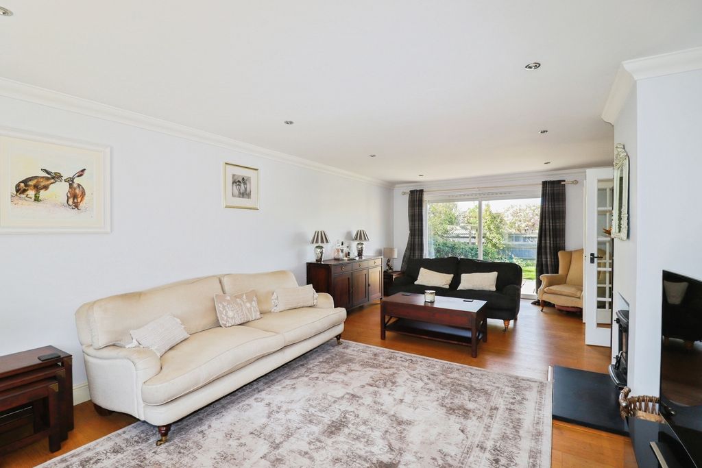 Property photo 3 of 26 Pbox-Img.Jpg