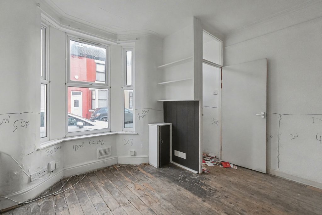 Property photo 3 of 18 15 Southgate Road, Liverpool L13 5Xy