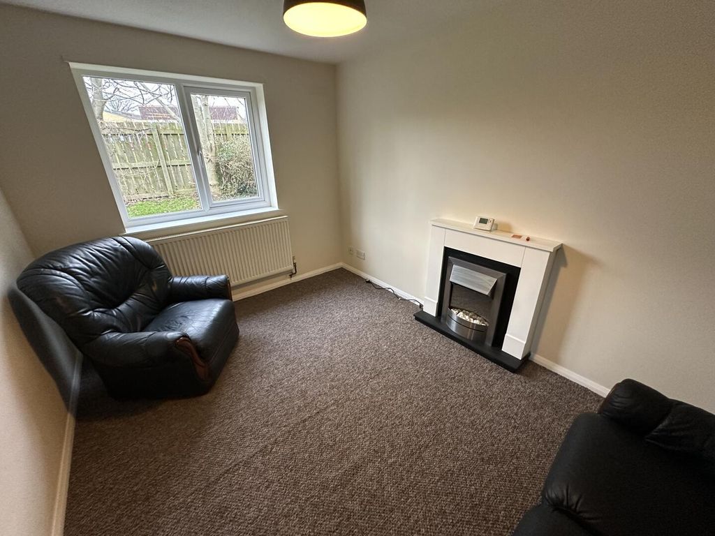 Property photo 2 of 6 Living Room