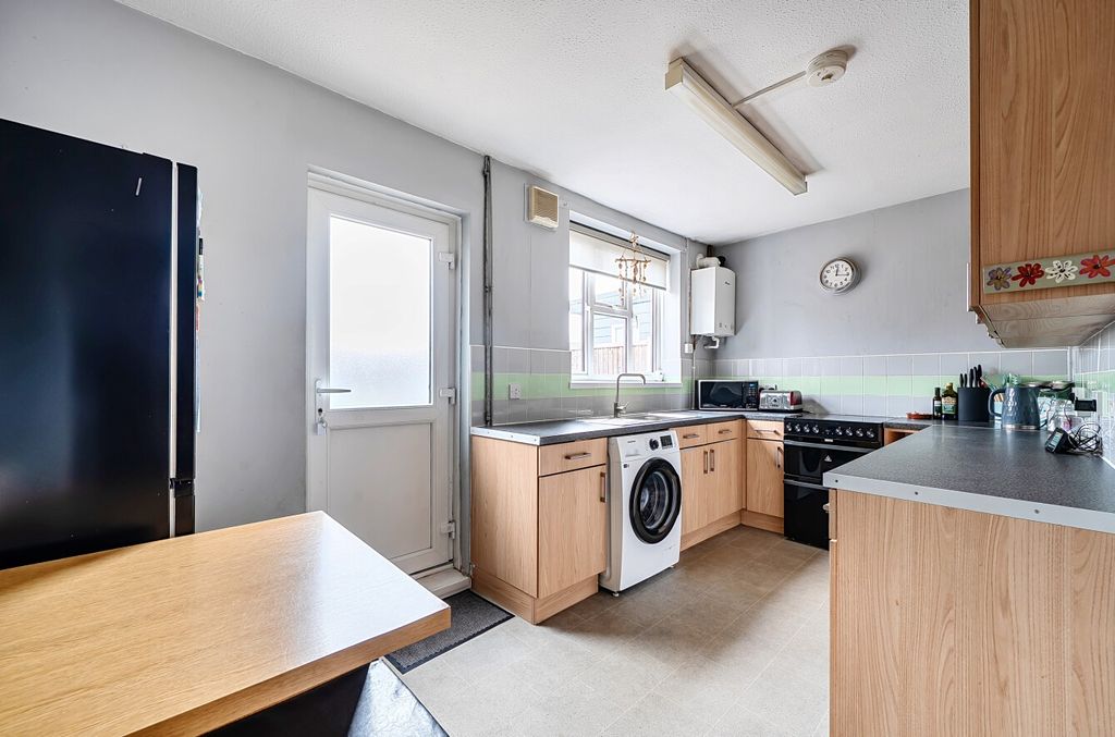 Property photo 2 of 16 4916344