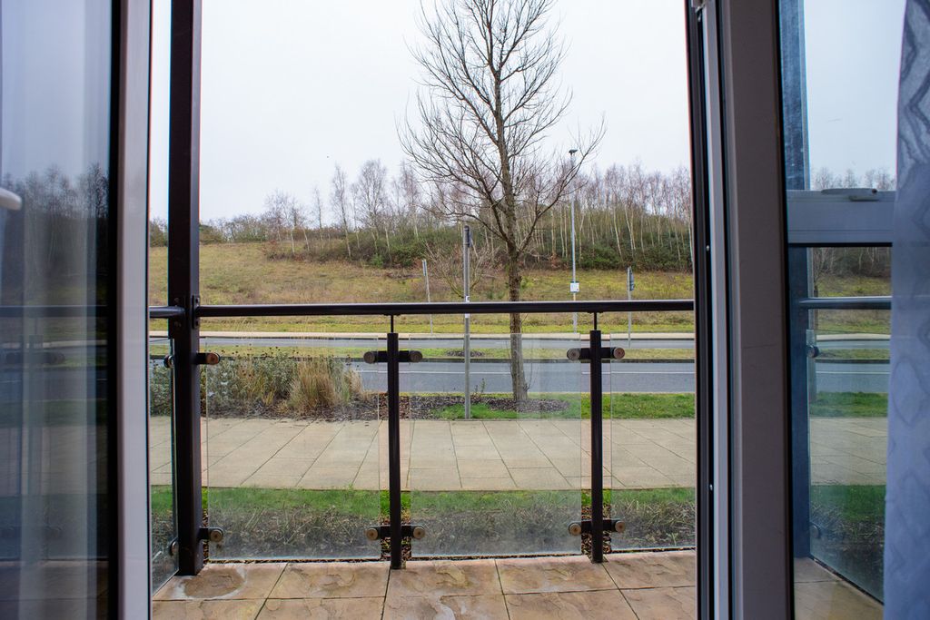 Property photo 3 of 18