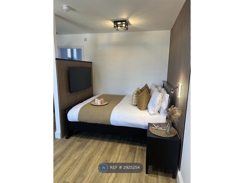 Property photo 2 of 14 Room 12