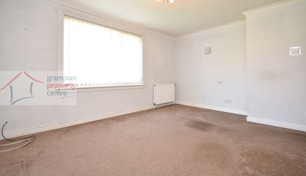 Property photo 2 of 13 Lounge .Jpg